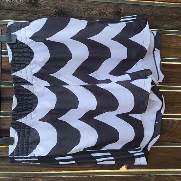 adidas originals X Marimekko Primegreen Sustainable Athletic Shorts Plus Size 2X - Picture 7 of 16